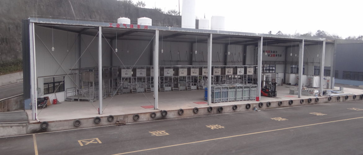Chongqing-Pallet-station-filling-top-boxes-scaled.jpg